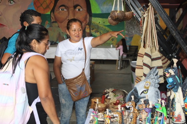 Productos y creaciones de los expositores
